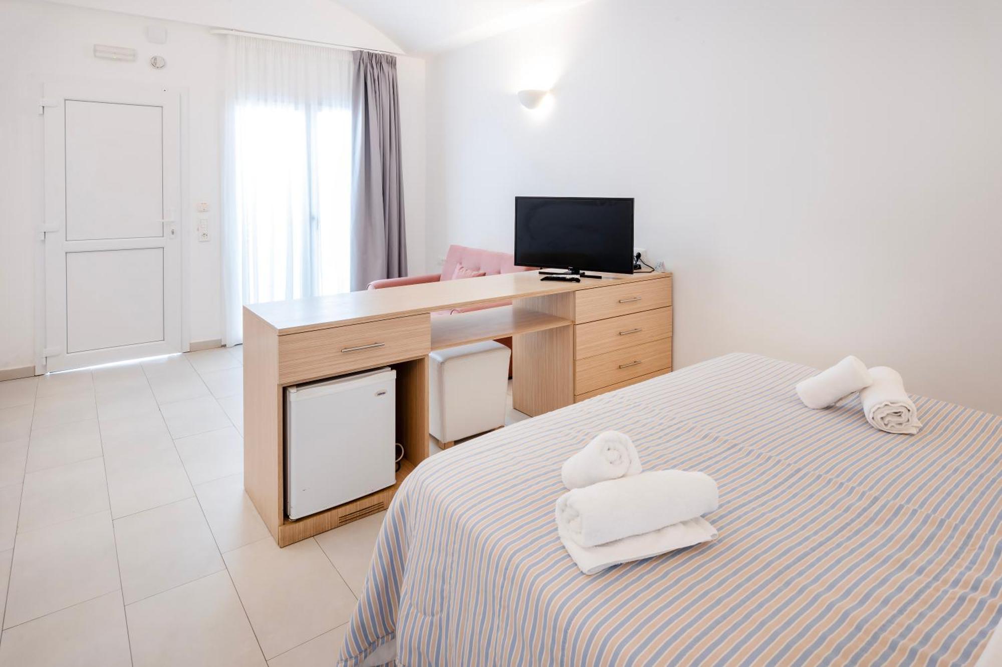 Orizontes Hotel Santorini Pýrgos Exteriér fotografie